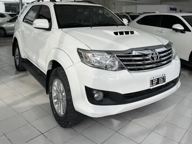 Toyota SW4 SRV CUERO 4X4 7AS