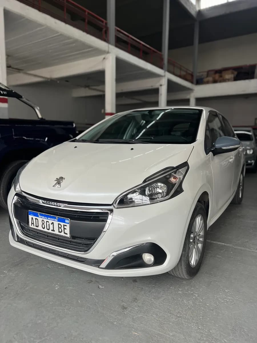PEUGEOT 208 ALLURE